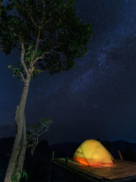 Foto acampamento em pang ma pha tailândia