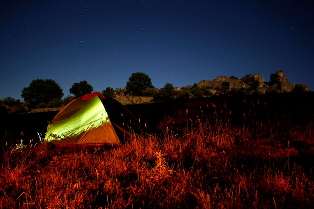 Acampar no deserto Acampar sob as estrelas