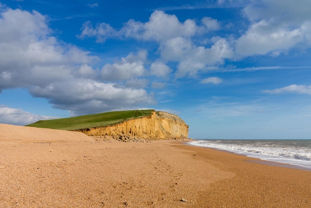 Acantilados jurásicos en West Bay Dorset en Reino Unido