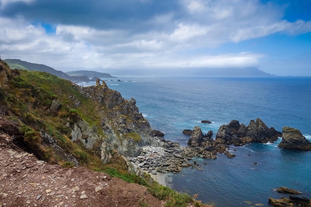 Acantilados de Ortigueira y océano atlántico Galicia España