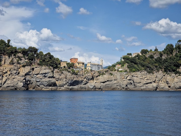 Acantilados de Portofino desde el mar