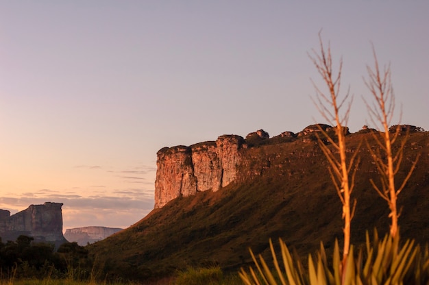 Acantilados rocosos en el Parque Nacional Chapada Diamantina Estado de Bahía Brasil el 8 de junio de 2007