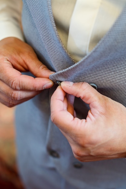 Foto accessoires des bräutigams am hochzeitstag