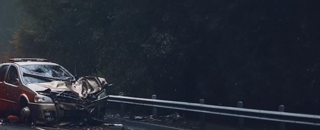 Accidente de tráfico en carretera lluviosa Ai Generativo