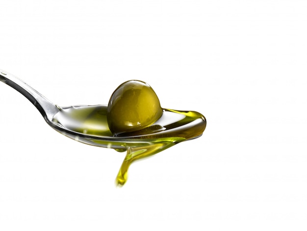 aceite de oliva virgen extra aislado