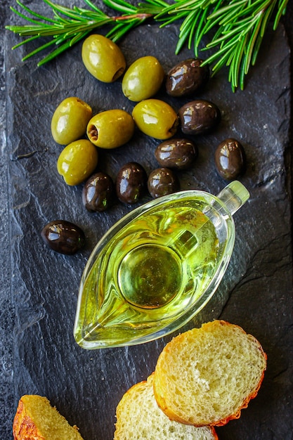 aceite de oliva virgen extra aperitivo aceitunas prensado en frío