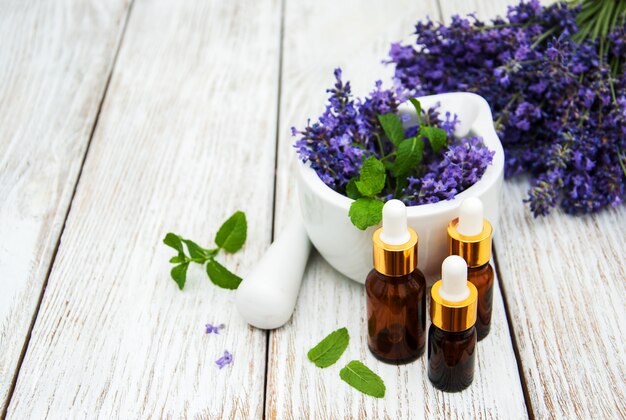 Aceites de lavanda y masaje.