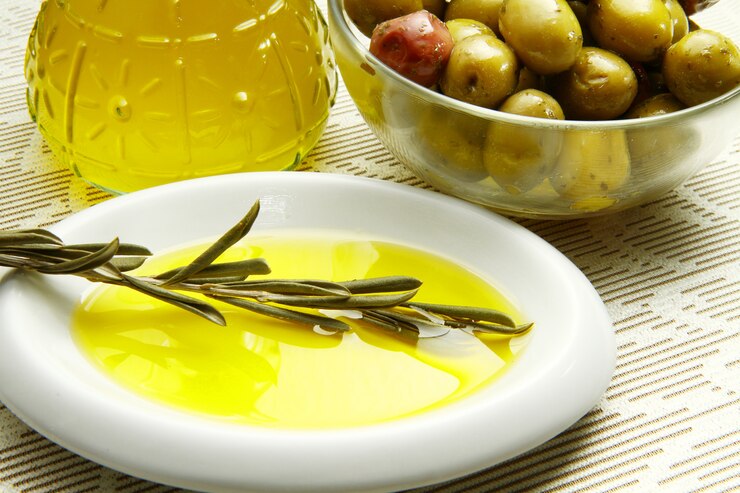 aceituna fresca y aceite