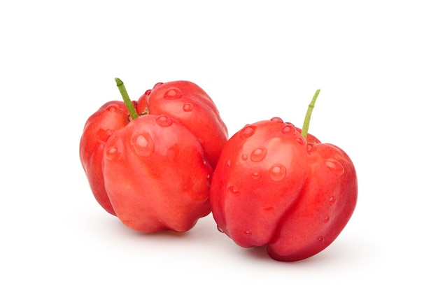 Acerola orgânica com gotas de água