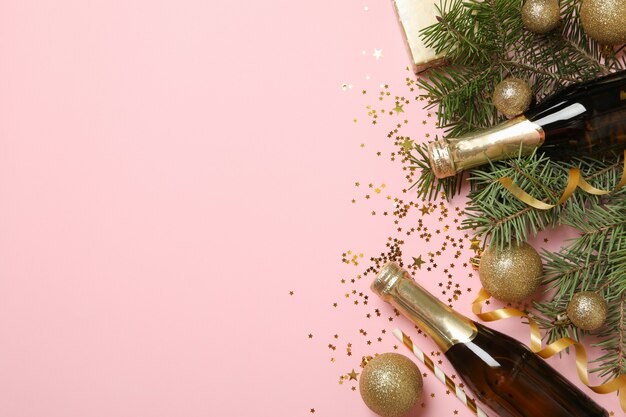 Acessórios de ano novo e garrafas de champanhe