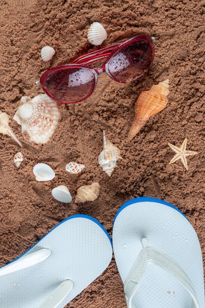 Acessórios de praia na areia