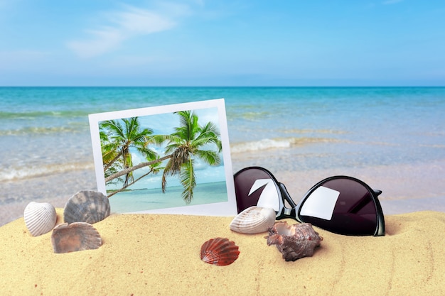 Foto acessórios de praia nas areias de verão