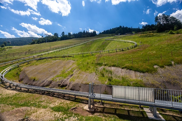 Achterbahn in den Alpenbergen