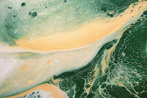 Acryl Fluid Art Natürliche grüne und gelbe Farben fließen auf Leinwand Digitales Dekor Abstrakter Steinhintergrund oder Textur