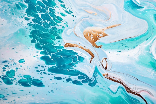 Acryl Fluid Art Waves in Mint-Türkis-Farben mit flüssigem goldenem Einschluss Abstrakter Marmorhintergrund oder Textur