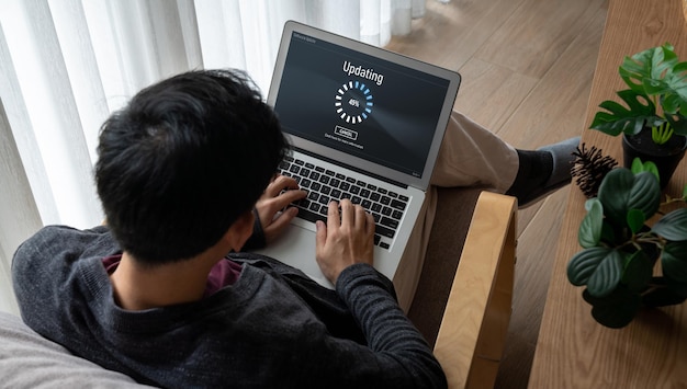 Actualización de software en la computadora para la versión más moderna del software del dispositivo