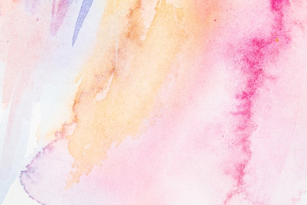 Acuarela abstracta sobre fondo blanco El color que salpica en el papel Es una ilustración de alta calidad dibujada a mano