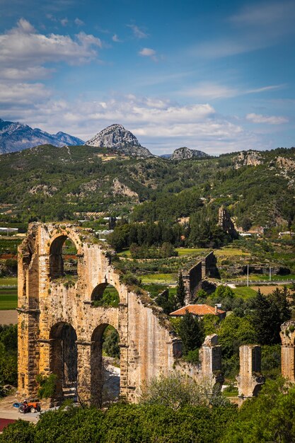 acueducto de la antigua ciudad de Aspendos, Turquía.
