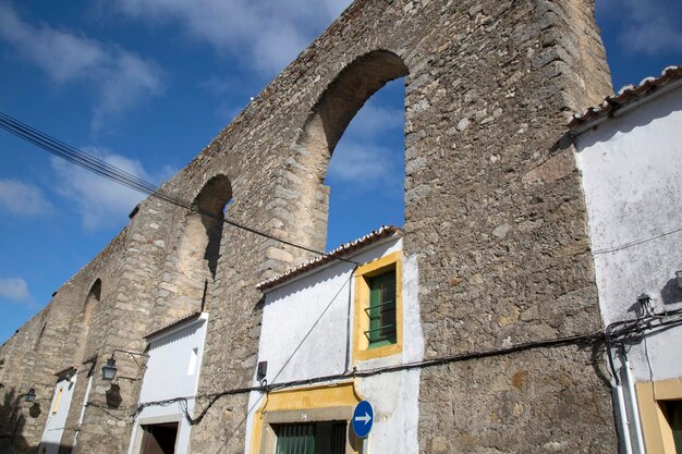 Acueducto y Edificios en Évora, Portugal