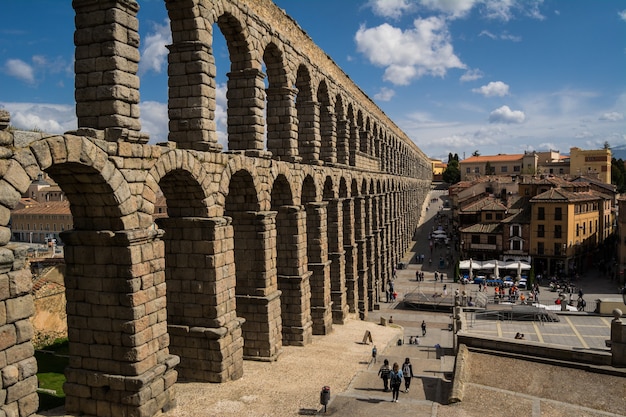 Acueducto de piedra romana en Segovia, España.