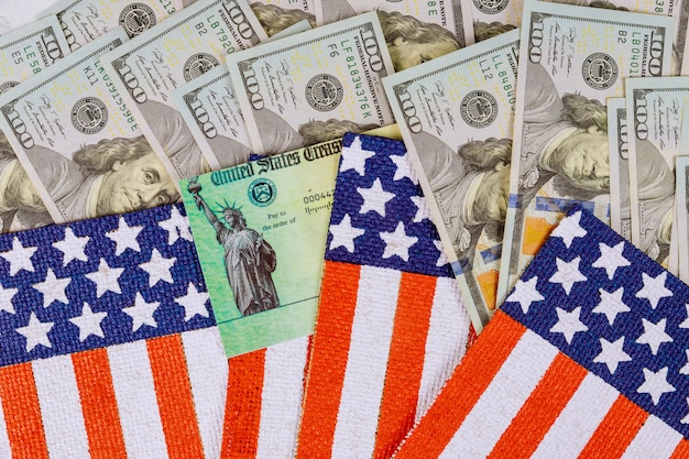 El acuerdo de estímulo del Senado incluye cheques individuales y billetes de 100 dólares estadounidenses en moneda estadounidense
