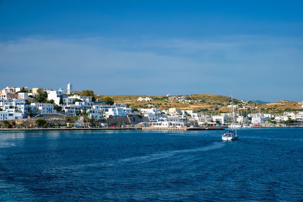 Adamantas Adamas ciudad portuaria de la isla de Milos, Grecia