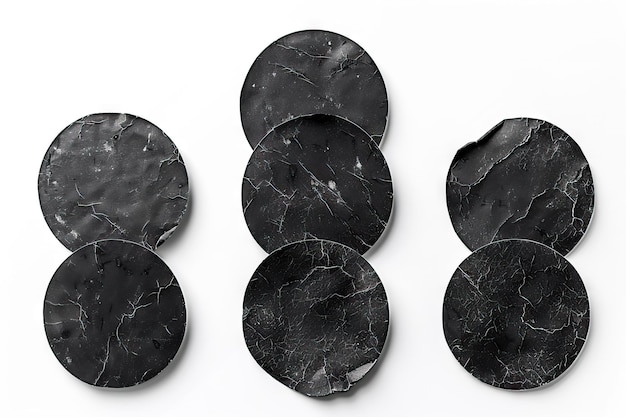 adesivos de círculo rasgado preto em fundo branco para textura de colagem