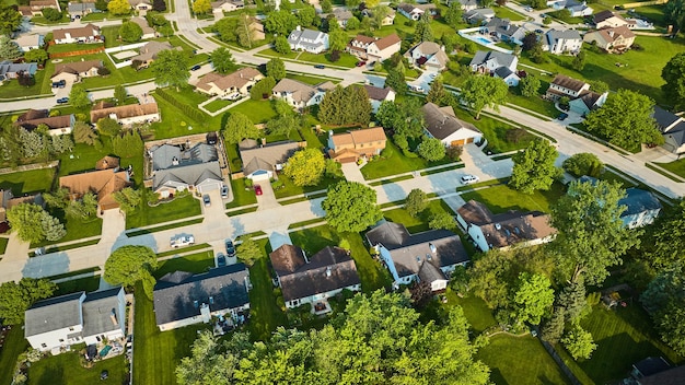 Adición de viviendas de ingresos bajos a medianos vecindario aéreo de verano