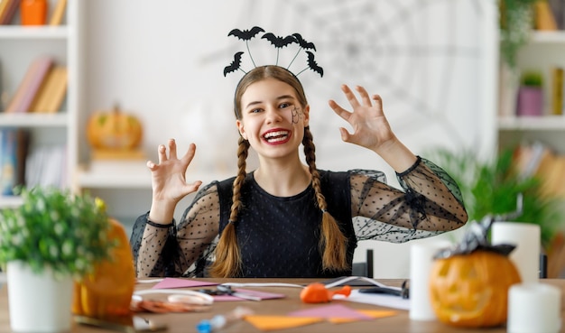 Adolescente en Halloween