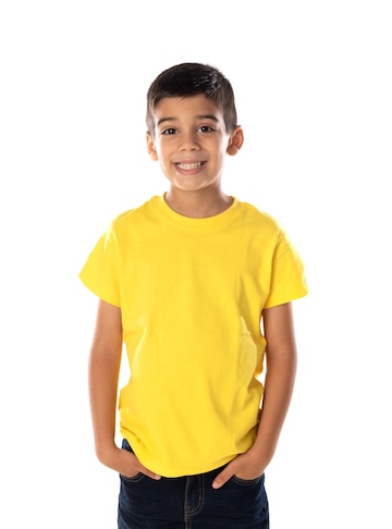 Niño Lindo En Camiseta Amarilla Foto de archivo - Imagen de adorable,  positivo: 28403704