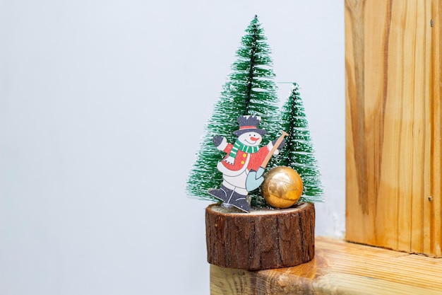 Adorables adornos pequeÃƒÂƒÃ‚ÂƒÃƒÂ‚Ã‚ÂƒÃƒÂƒÃ‚Â‚ÃƒÂ‚Ã‚Â ± o de navidad. Espacio para texto fondo blanco