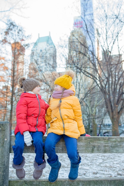 Foto adoráveis meninas no central park em nova york