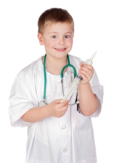Foto adorável criança com uniforme médico isolado no branco