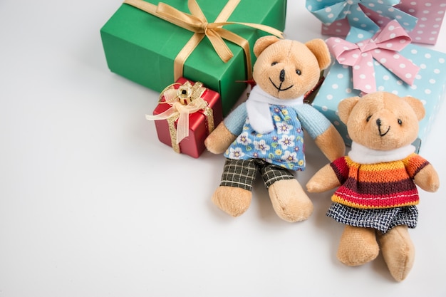 Foto adorno y adorable oso de pareja, decorado de navidad en feliz navidad y feliz año nuevo