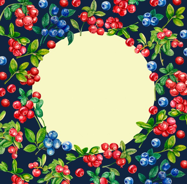 Adorno floral con arándanos rojos, arándanos, ramas verdes y hojas.