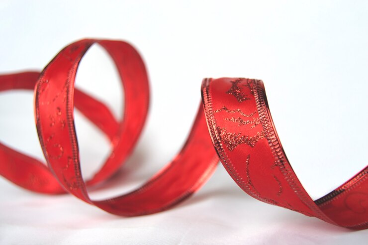 Adorno rojo para regalos.