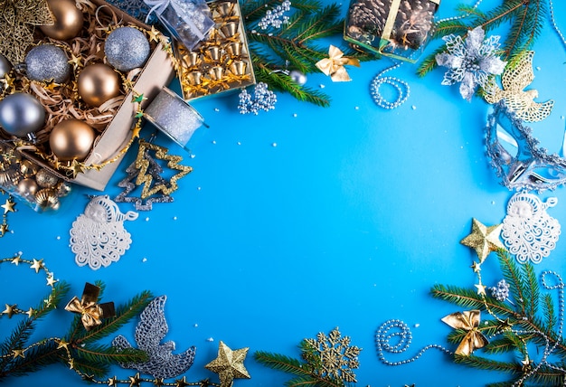 Adornos navideños en azul