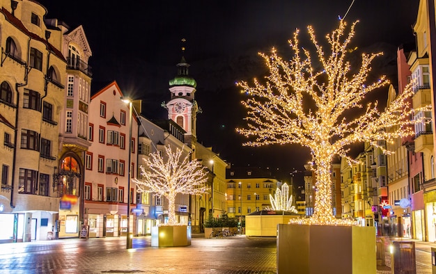 Adornos navideños en Innsbruck - Austria