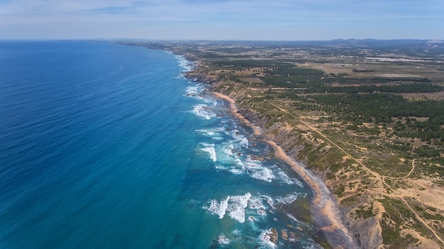 Aéreo. Praia da Amoreira na costa de Alzhezur. Costa Vicentiva