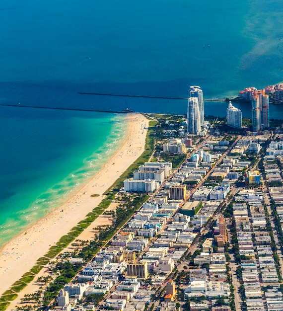 Aerial da cidade e da praia de Miami Beach