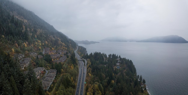 Aerial Sea to Sky Hwy em Howe Sound