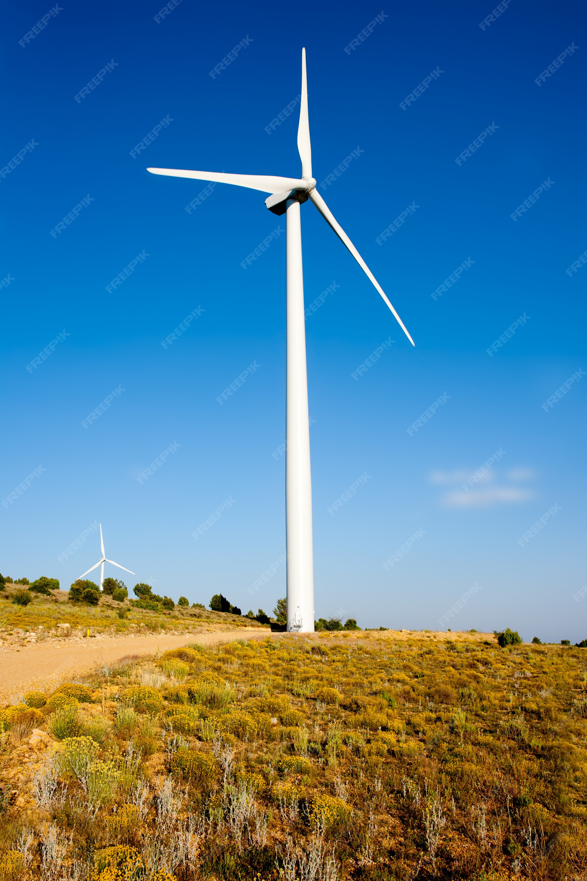 Enormes Moinhos Vento Modernos Com Turbinas Alimentadas Com Energia Eólica  fotos, imagens de © GaudiLab #279088774