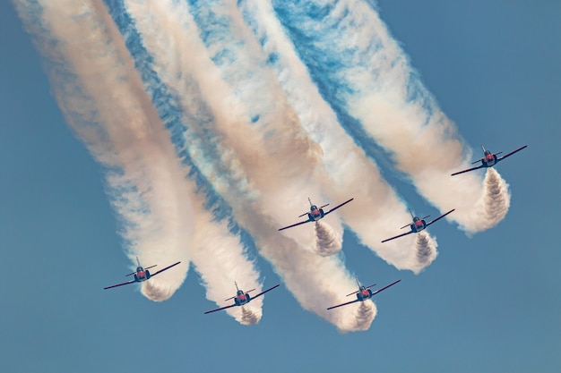 Foto aeronave casa c101 da patrulla aguila participando de exposição