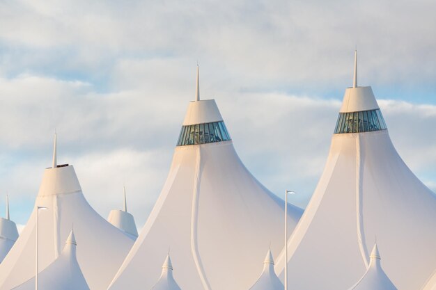 Aeroporto internacional de denver na típica manhã de domingo.