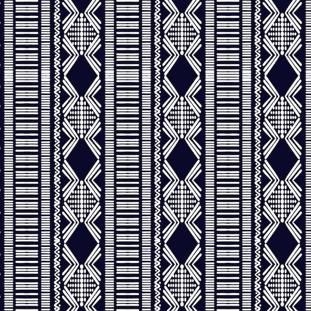 Afrikanische ethnische Stoffmuster in blauen Tönen, die mit einem Aquarell-Ethnischen Malereffekt verstärkt sind