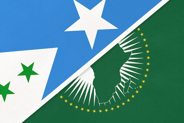 Afrikanische Union und Galmudug State of Somalia Nationalflaggen aus textilem Afrika-Kontinent-Symbol