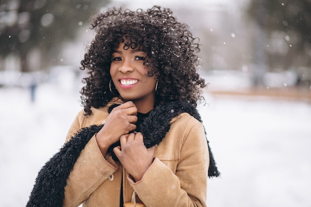 Afro americana mujer feliz