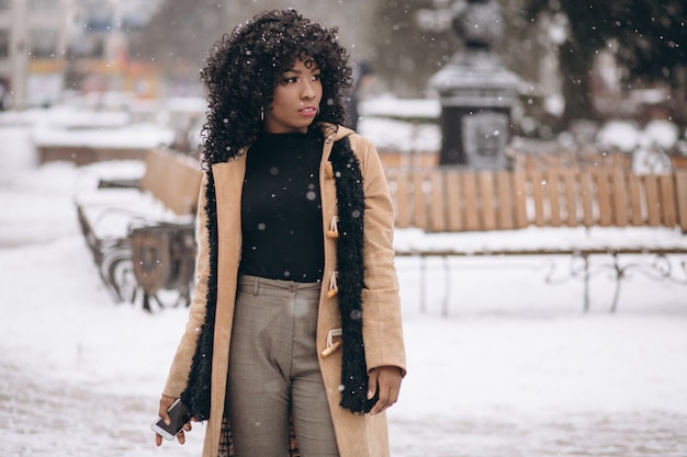 Afro americana mulher feliz