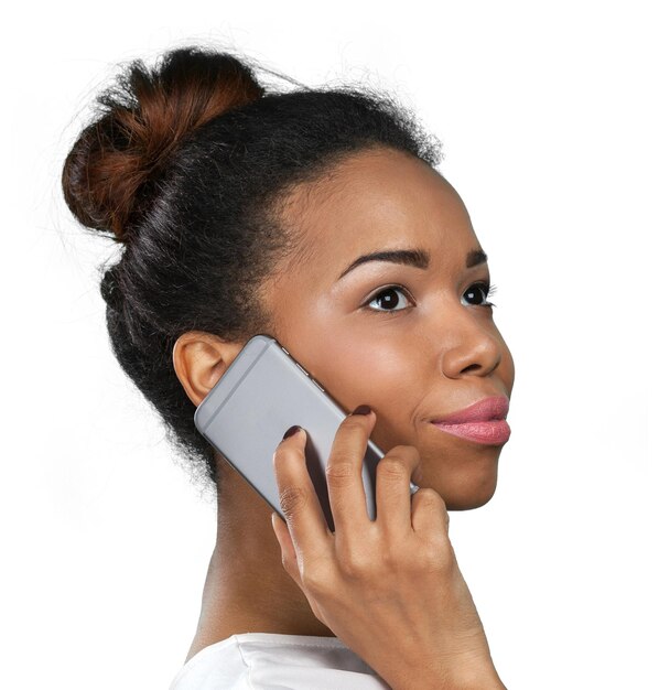 Afroamerikanerfrau mit einem Handy