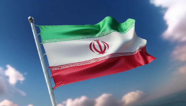 Agitando la colorida bandera de Irán en el cielo azul